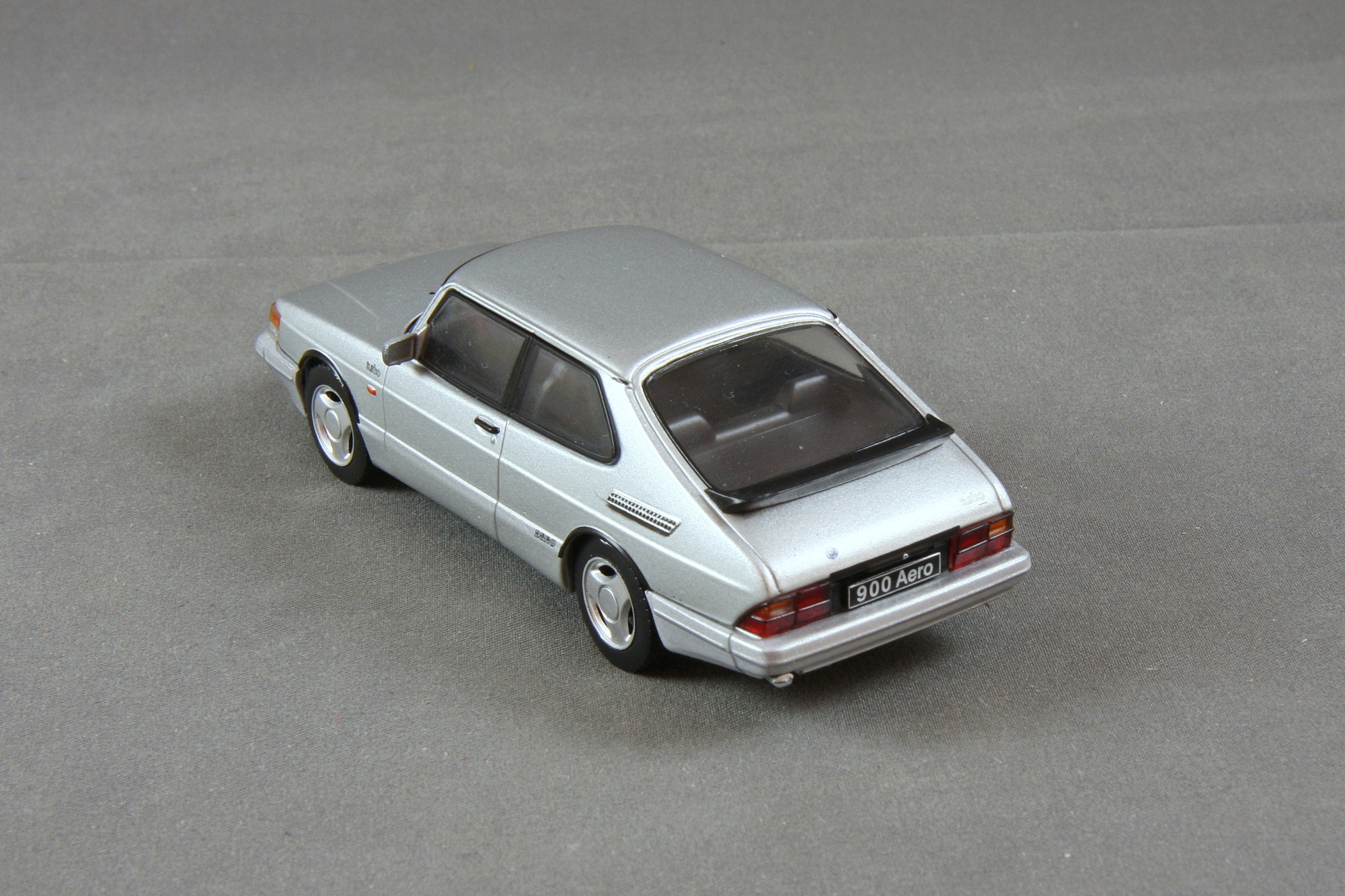 900 - 1988 3-door Turbo 16 Aero CH Bild 2