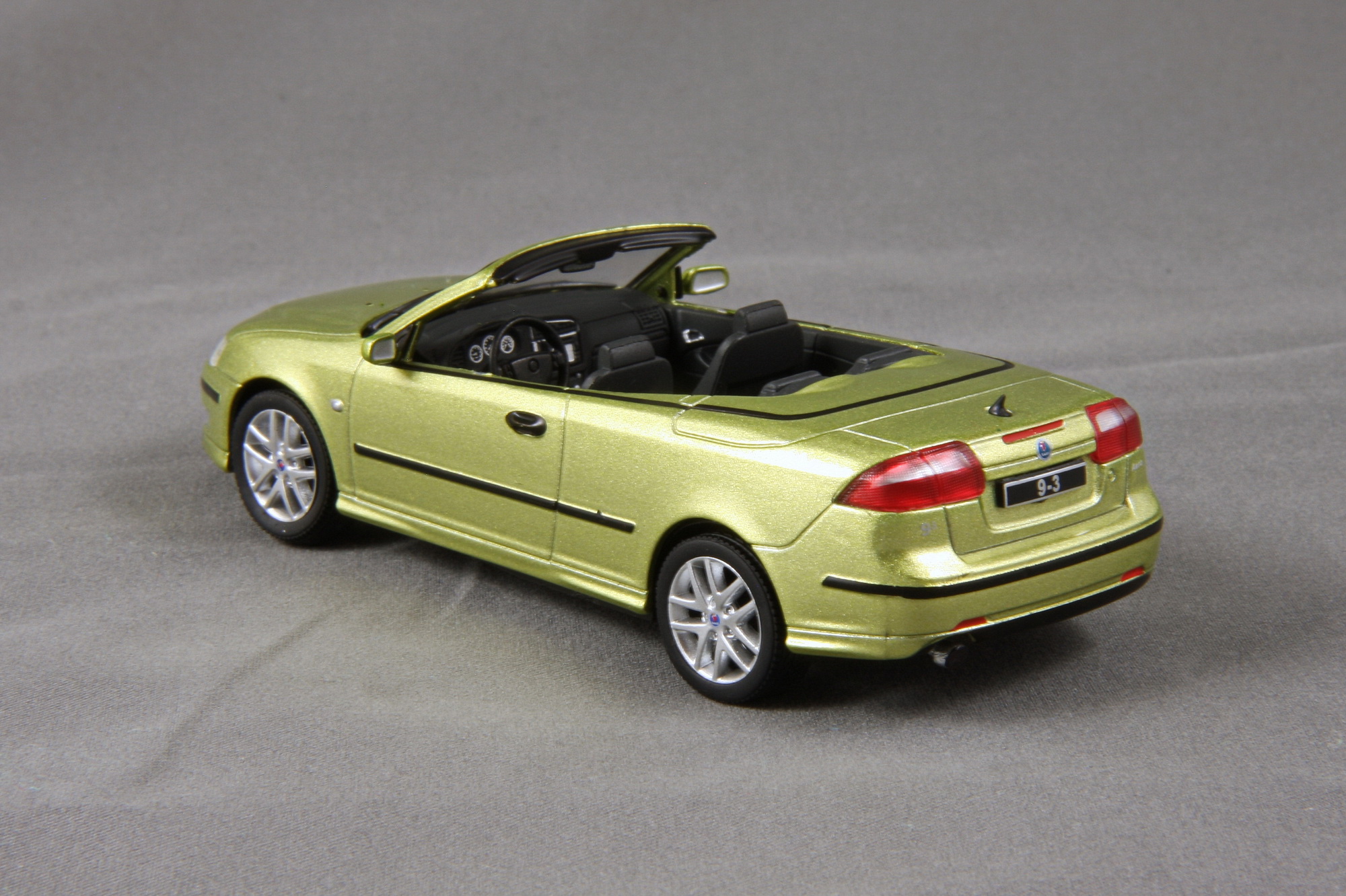9-3 - 2004 Cabrio Bild 2