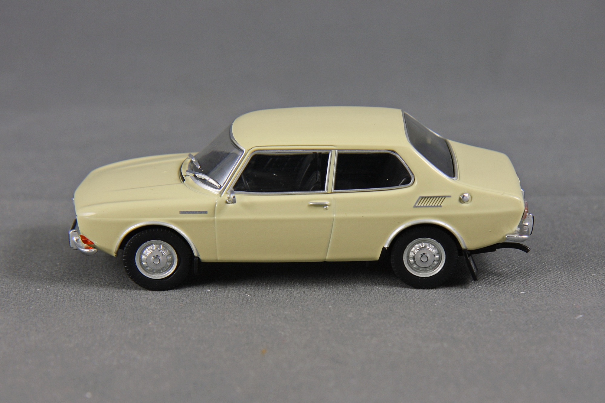 99 - 1969 2-door 2.0 L Bild 4