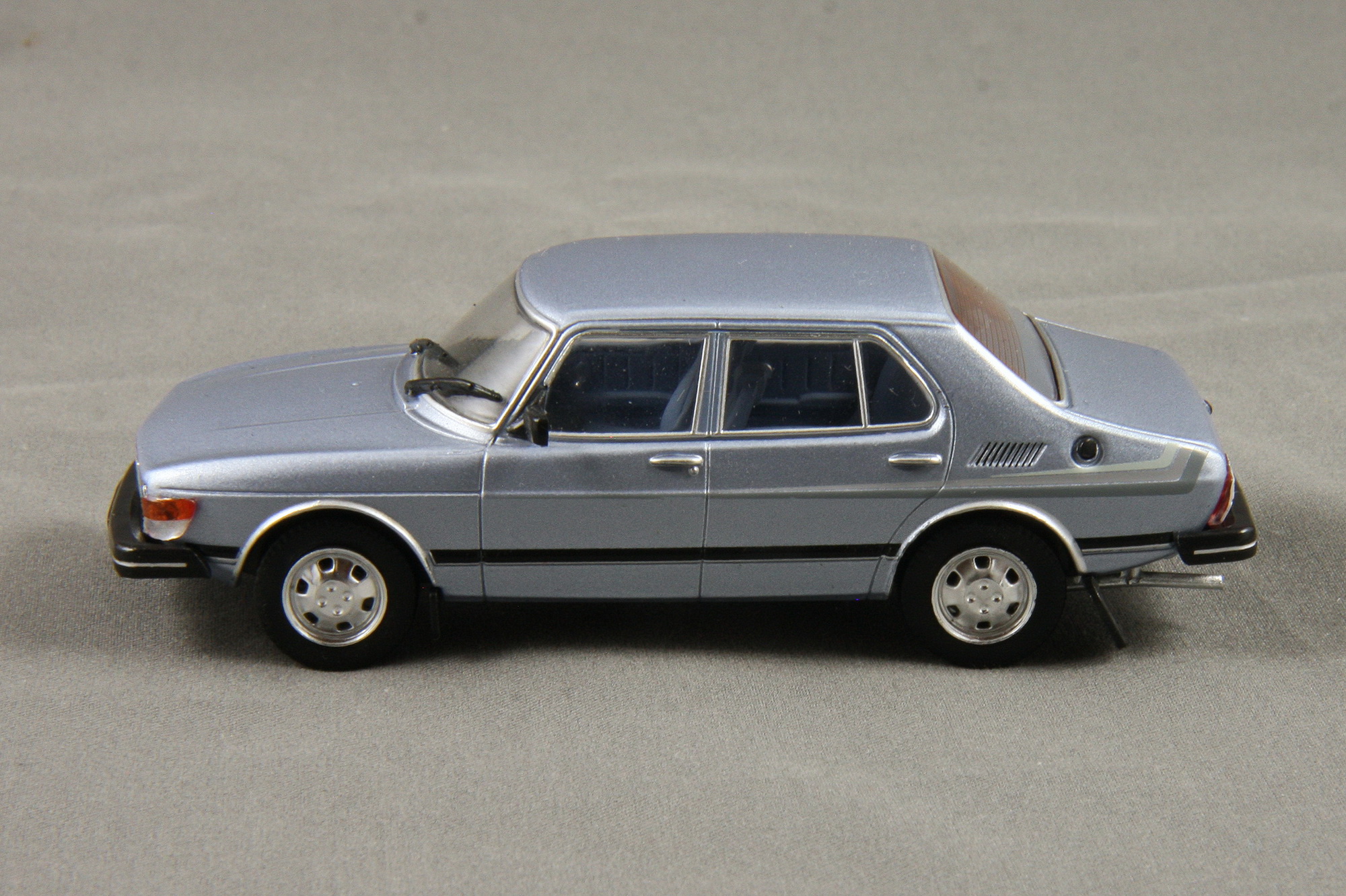 99 - 1984 4-door GL Bild 4