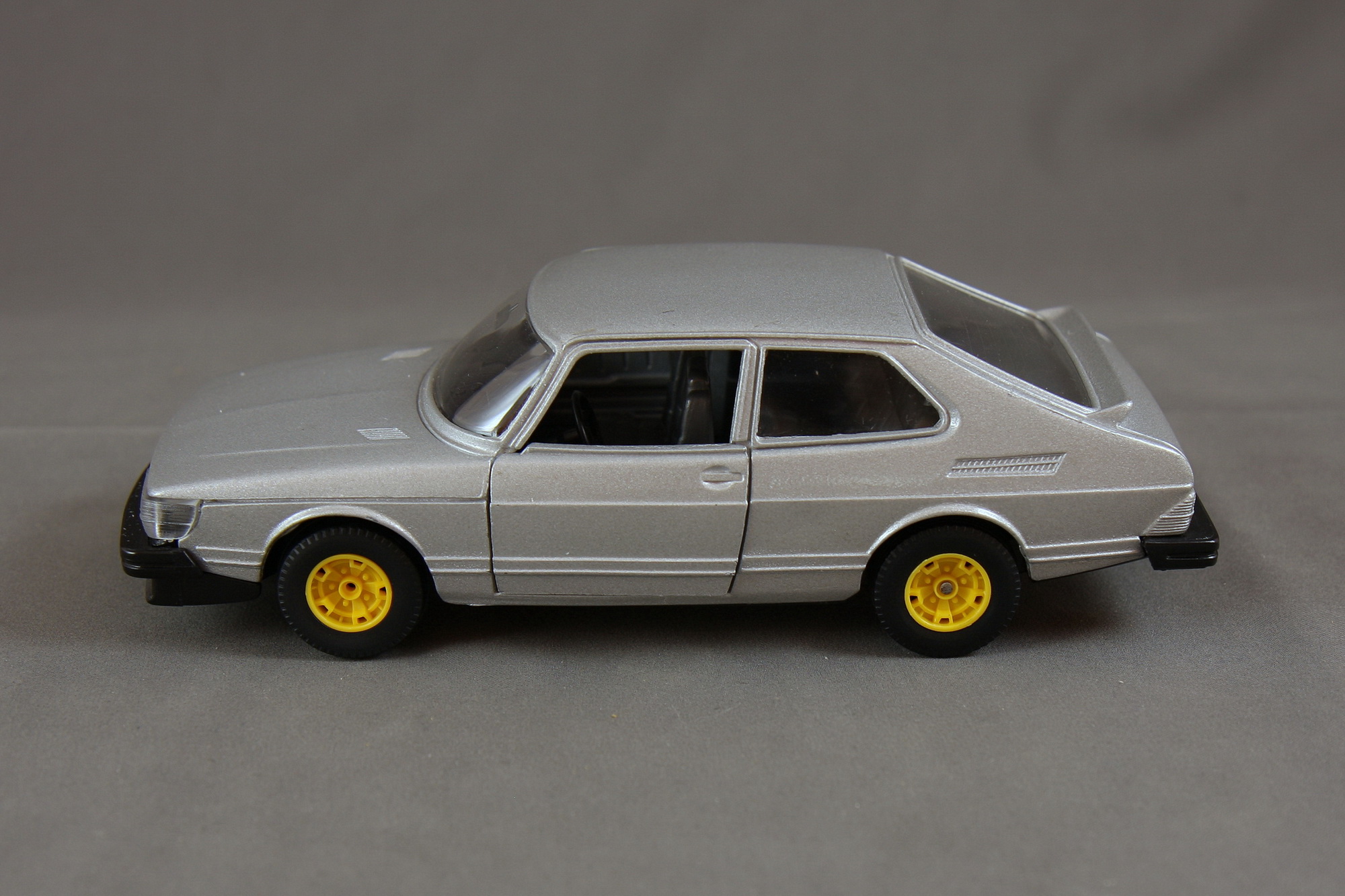 900 - 1982 3-door Turbo Bild 34
