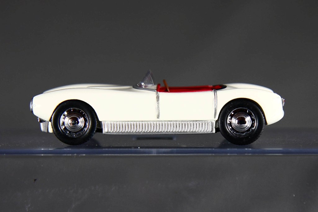 94 1:43 Atlas Saab Sonett Super Sport 1956 creme-white 