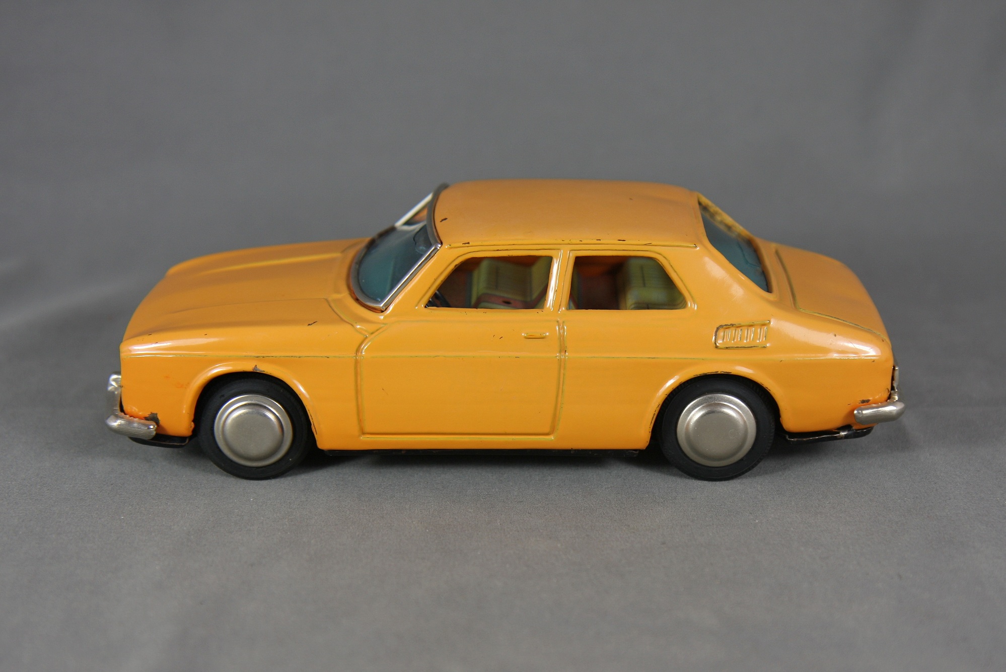 99 - 1969 2-door (V1 - friction-motor) Bild 16